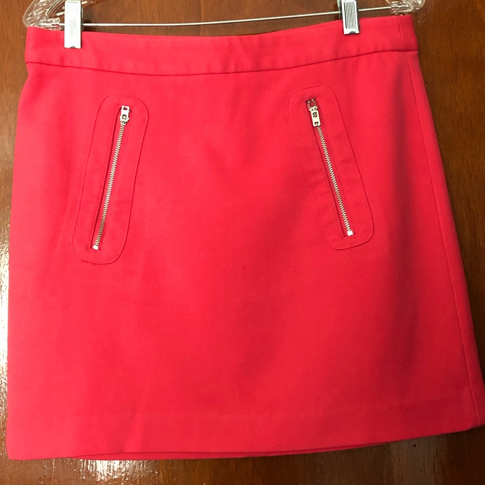 GAP Bright Pink Mini Skirt with Front Zip Pockets Size 6 Like New